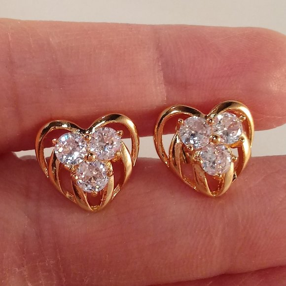 18K Yellow Gold Filled Heart White Diamond Zircon Stud Earrings Gorgeous Gift - Picture 2 of 6